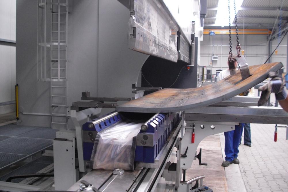 Press Brake Bending Force: Estimate Tonnage Before You Load the Tool - COVO press brake tooling reference